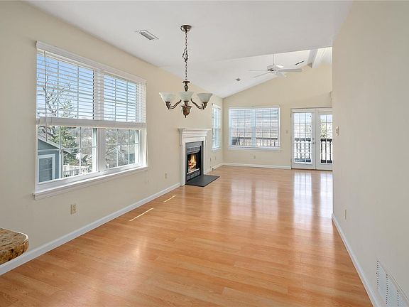 4th image of 11960 Autumn Lakes Dr