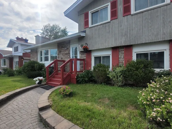 29 Pritchard Dr, Ottawa, ON K2G 1B2