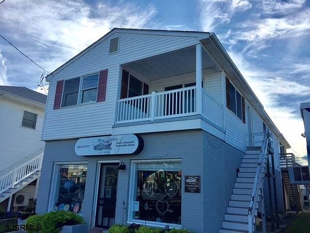2nd image of 225 West Ave