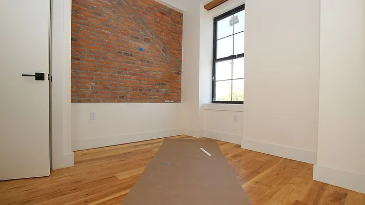 Rented by Nooklyn NYC LLC | media 27