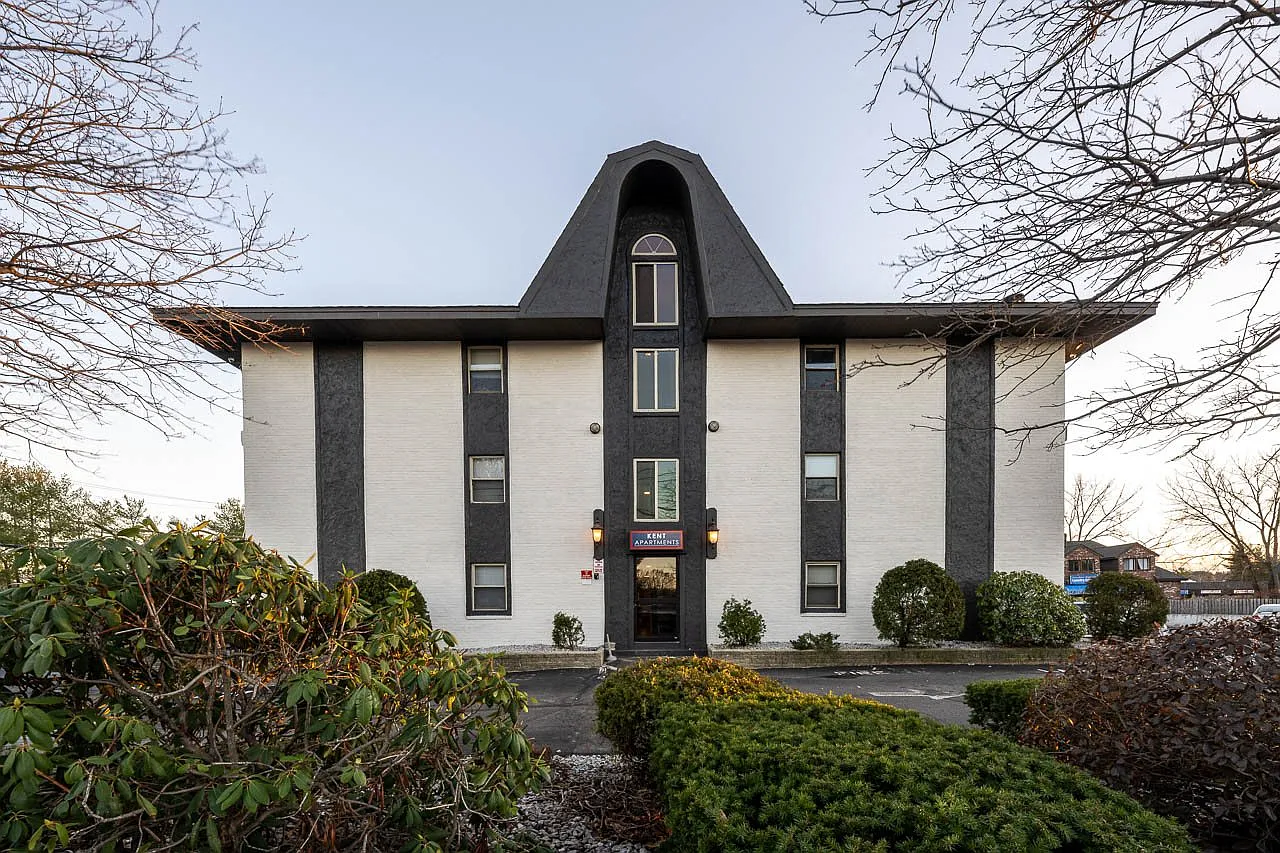 Kent Apartments — Photo 3