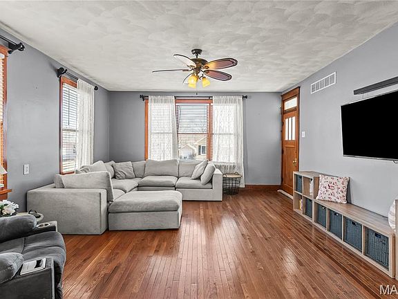 4th image of 807 N Metter Ave
