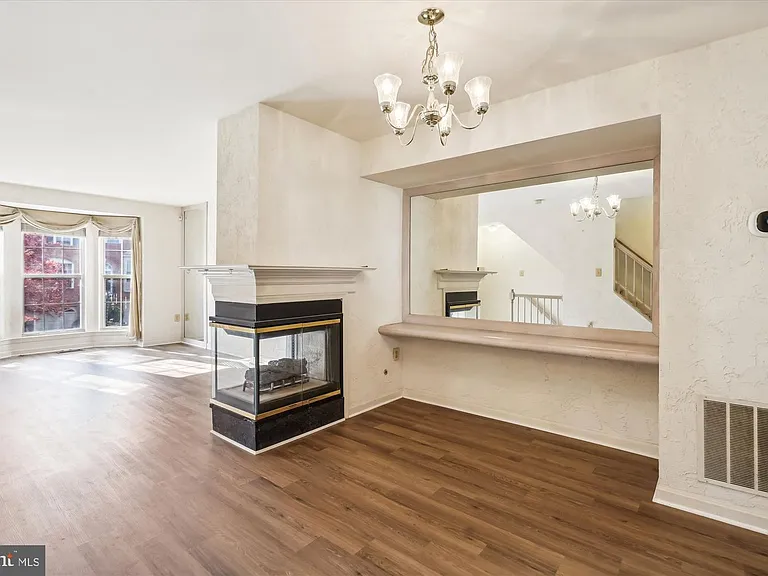 2409 Simpkins Farm Dr — Photo 26