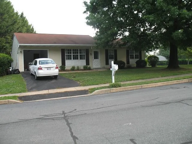 2509 Valley Dr photo 1
