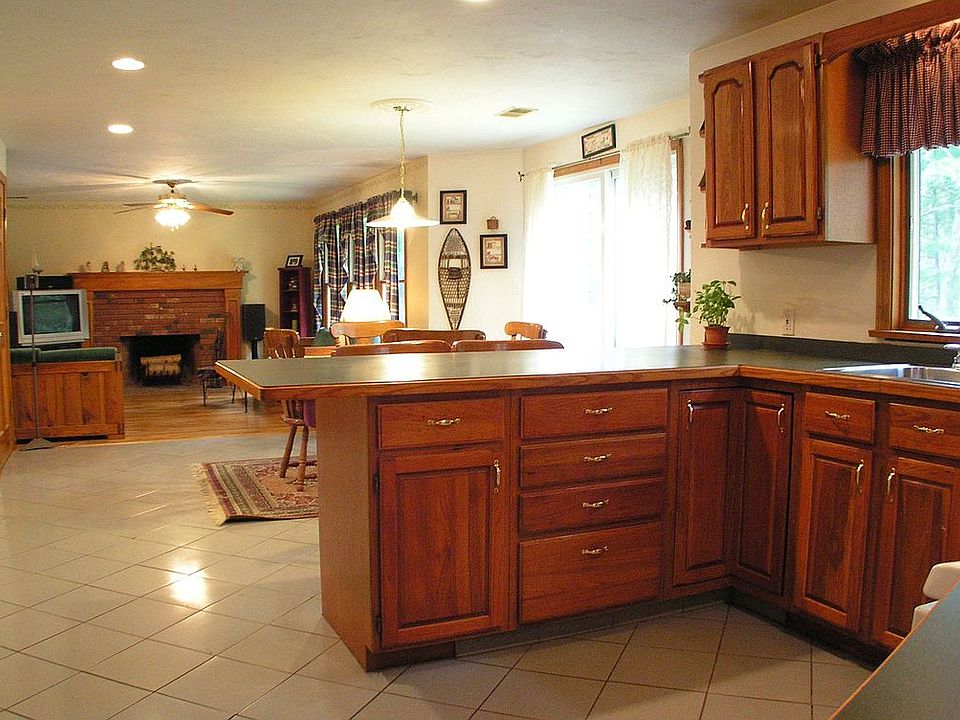 2nd image of 73 Country Club Cir