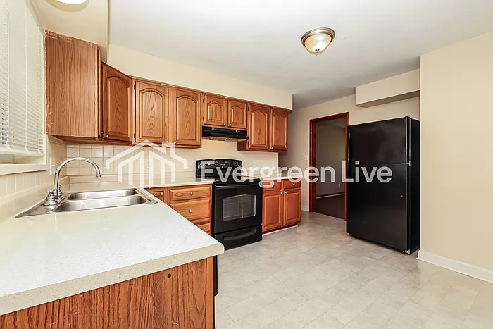 84 Carson Ave — Photo 7
