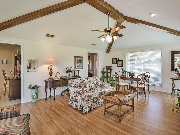 5th image of 411 Stoneridge Trl