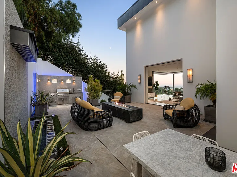 7080 W Mulholland Dr — Photo 57