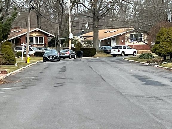 5th image of 216 Jumel Ln