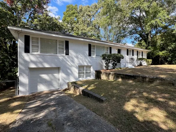 3945 Calhoun Dr, Columbus, GA 31903