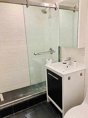 Rented by Evergreen Realty & Investments | media 39