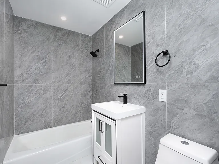 180 Huron St #4 — Photo 14