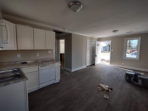 5th image of 606 Hugh St