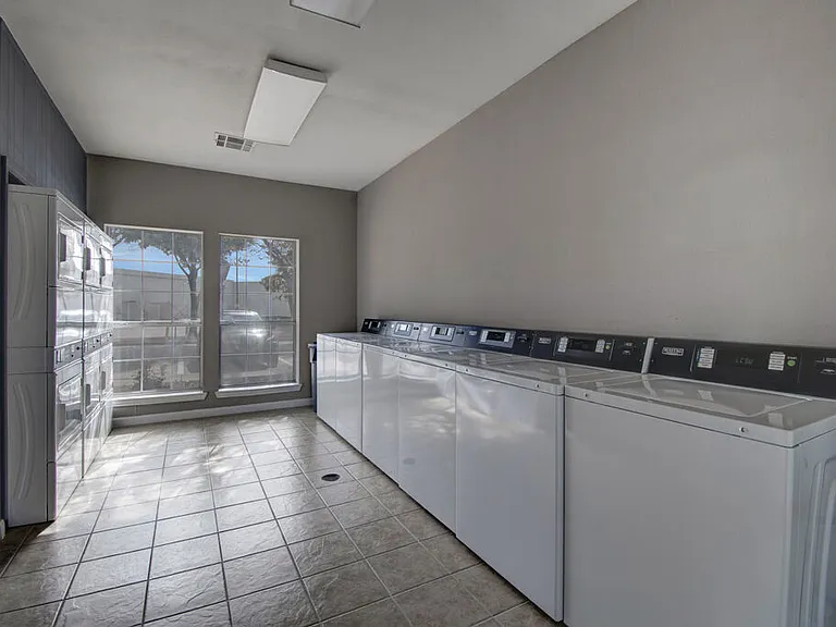 Indian Creek Apartments — Photo 24