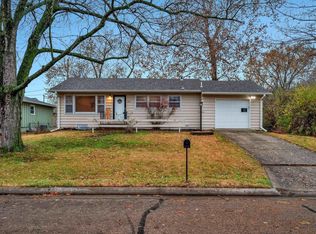 2917 NE Quincy St, Topeka, KS 66617