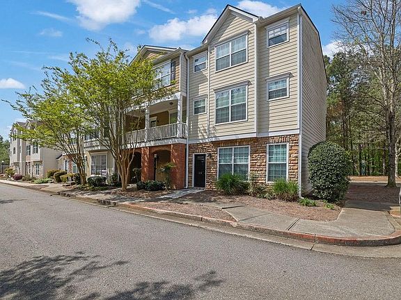 2nd image of 215 Riverstone Commons Cir