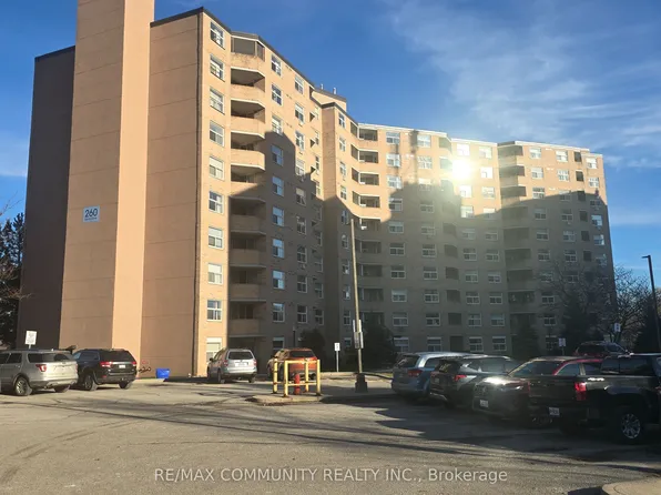 260 Davis Dr #907, Newmarket, ON L3Y 7C3