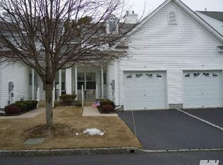 31 Brookville Way, Manorville, NY 11949
