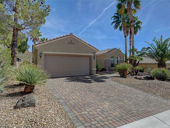 2nd image of 2338 Schaeffer Hills Dr