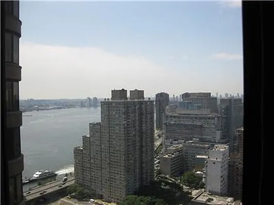 Rented by RELO REDAC INC. | media 4