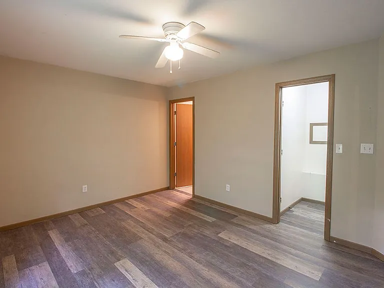 1503 Greensboro Dr — Photo 11