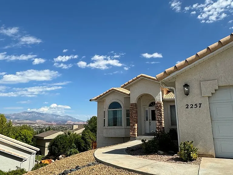 2257 S Pintura Dr — Photo 4