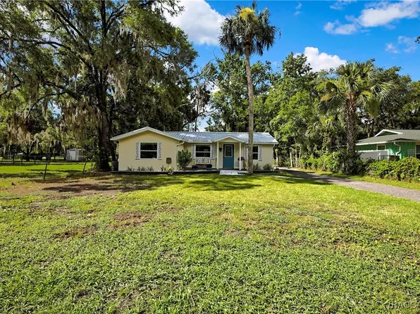 326 NE 9th St, Crystal River, FL 34428