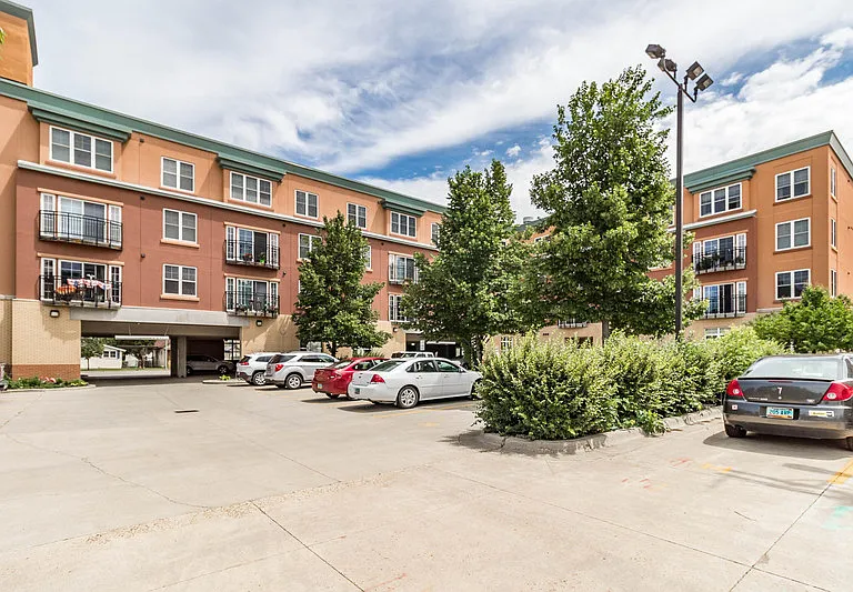 Library Square 55+ Apartments — Photo 25