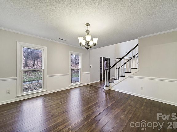 4th image of 5026 Spicebush Ct