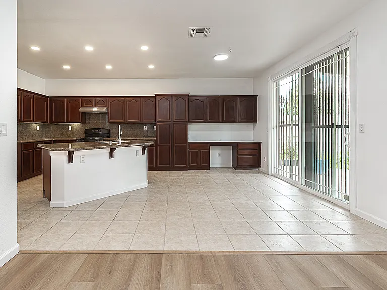 707 Ashlynn Way — Photo 13