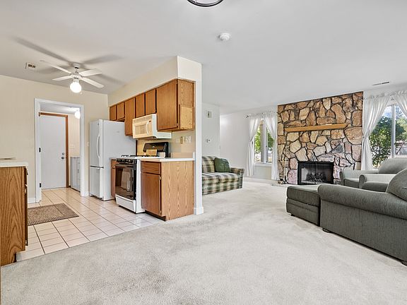 3rd image of 7901 Knottingham Cir APT B