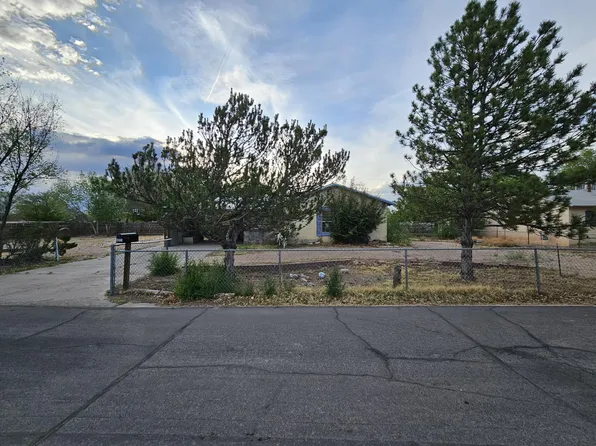 4631 Sun Valley Dr SW, Albuquerque, NM 87105