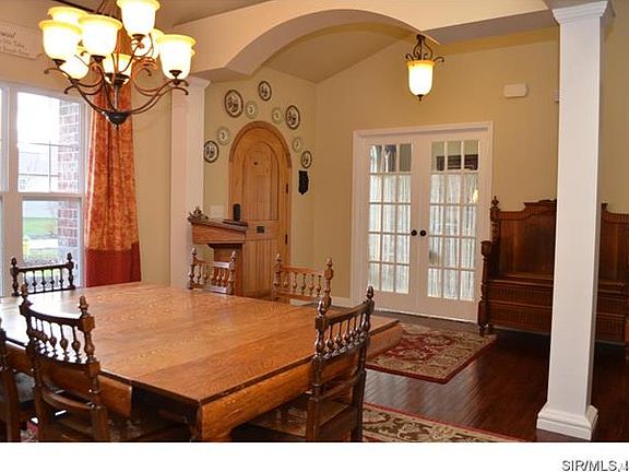 2nd image of 1323 Brudenell Ct