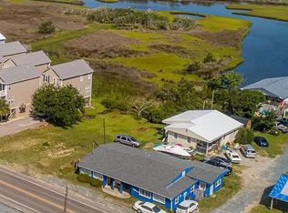 617 N New River Dr, Surf City, NC 28445