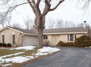 1224 River Park Cir W, Mukwonago, WI 53149