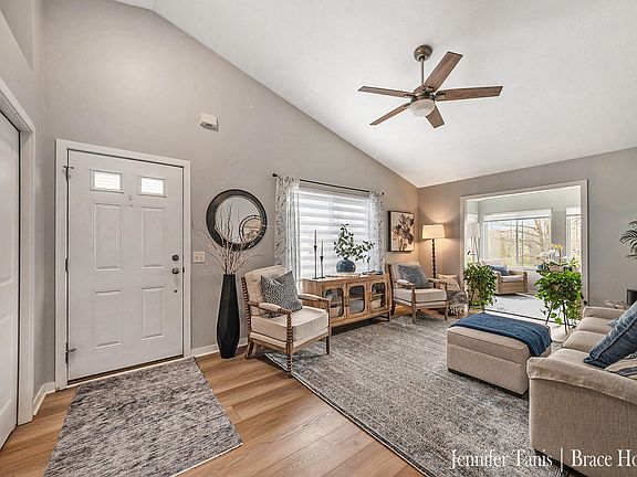 5th image of 2936 Stoney Creek Ct