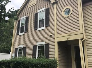 211 Post Oak Ct, Landover, MD