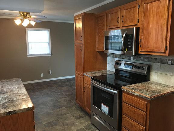 4th image of 703 W 33rd Ave