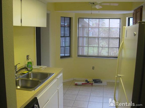 Kitchen/breakfast nook