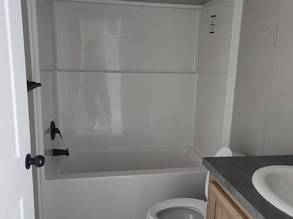 5th image of 37 Parkview Dr