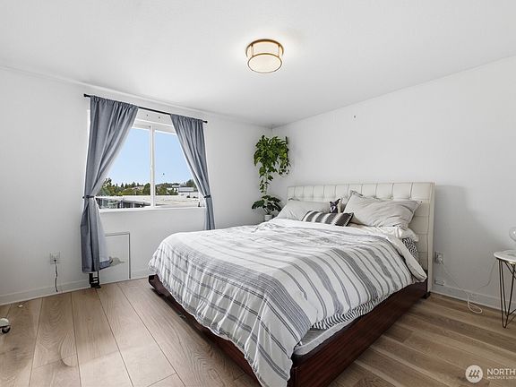3rd image of 15717 63rd Court St E #1-4