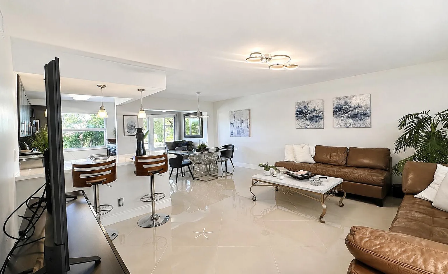 1 bed, 1.5 bath, 950 sqft, $2,900 — Photo 2