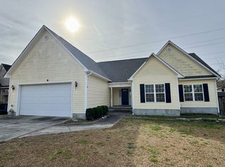301 W Willowood Ln, Jacksonville, NC 28546