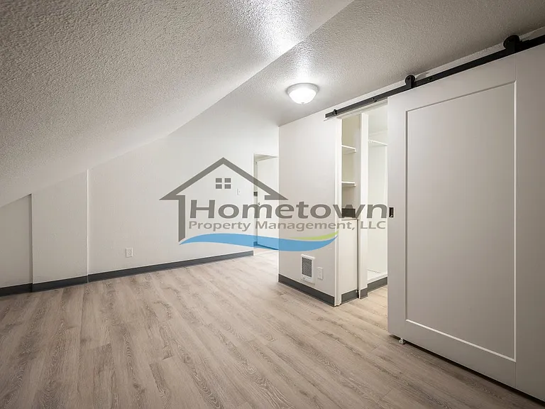 403 E Wallace Ave #3 — Photo 12
