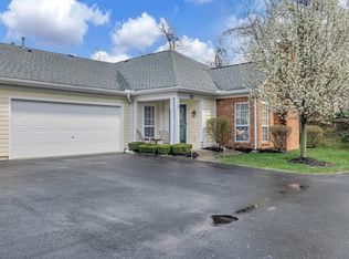 96 Orchard Oak Dr, Blacklick, OH 43004