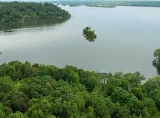 196 Cleburne Point, Waverly, TN 37185