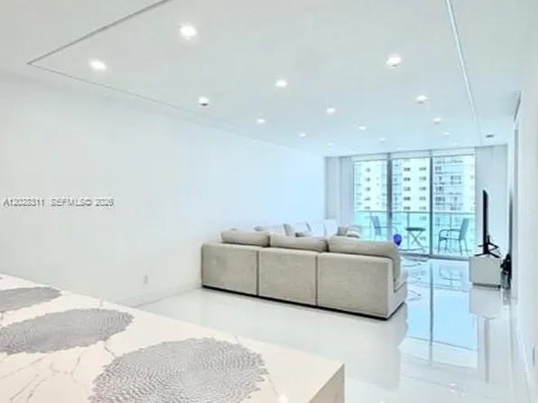 19390 Collins Ave APT 908, Sunny Isles Beach, FL 33160
