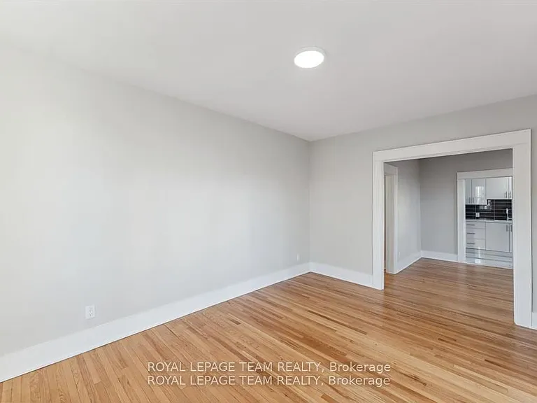 407 Elgin St #30 — Photo 8