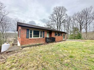 626 Dry Branch Rd, Irvine, KY 40336