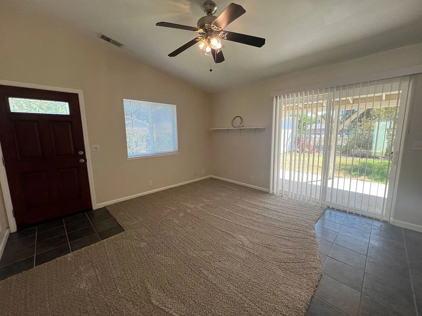 1 Bedroom 1 Bath Home in the Antelope Area — Photo 3